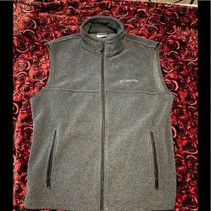 Men’s Gray Columbia  Zip Up Vest Size Medium